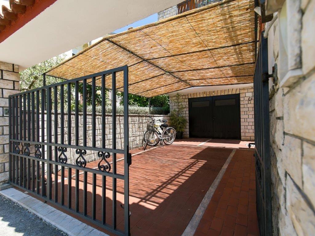 Apartments Loredana Porec Exterior photo