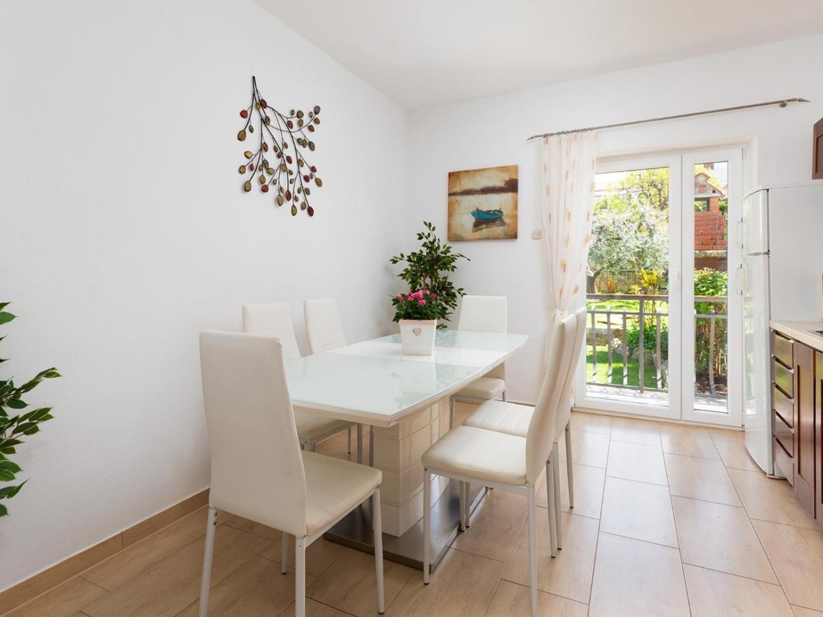 Apartments Loredana Porec Exterior photo